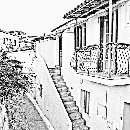 Nadia'S Place Poros Town ภายนอก รูปภาพ