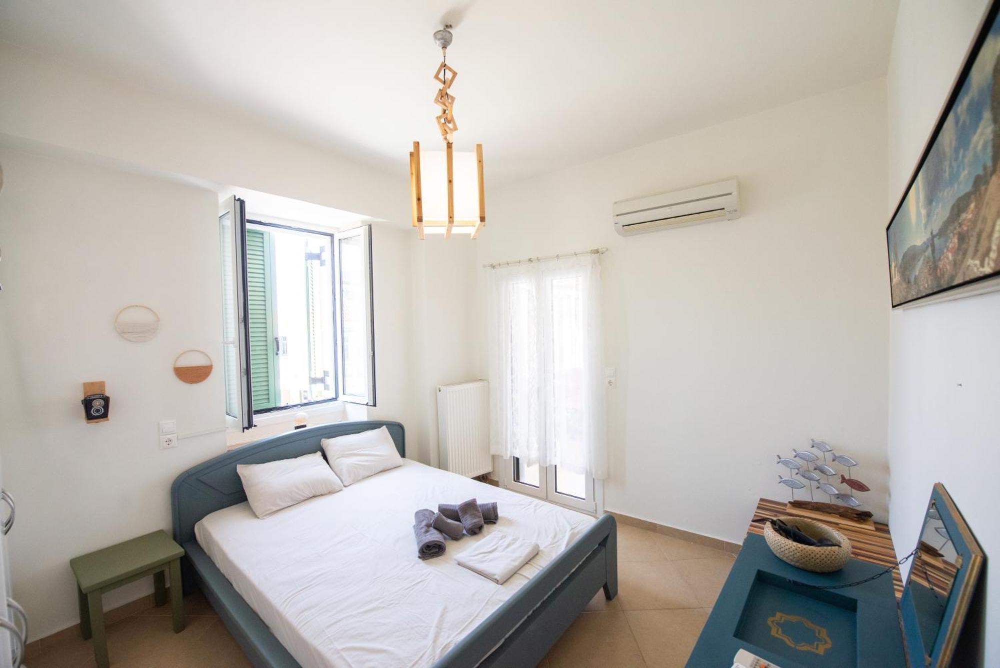 Nadia'S Place Poros Town ภายนอก รูปภาพ
